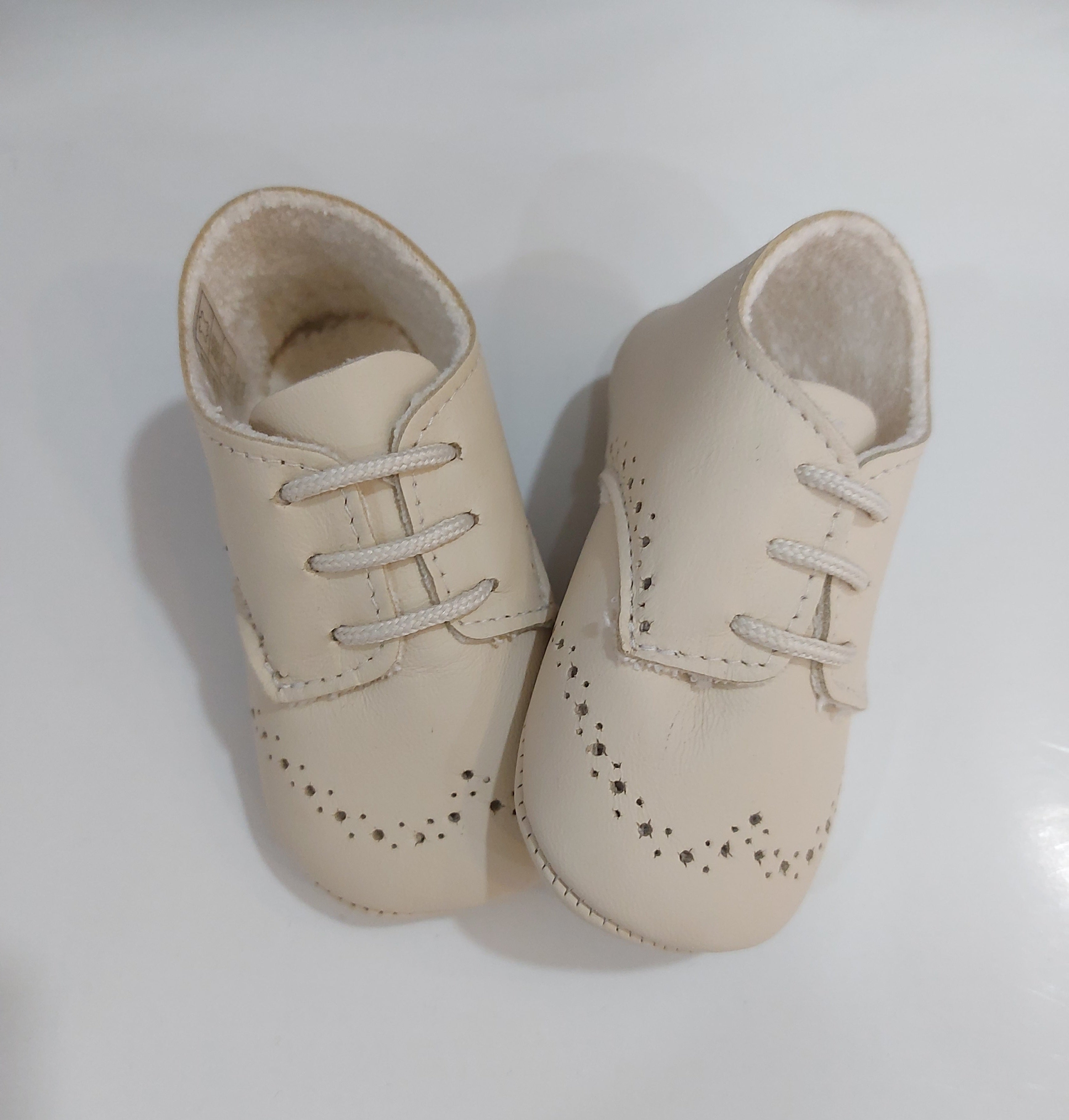 Zapato sin suela cordón