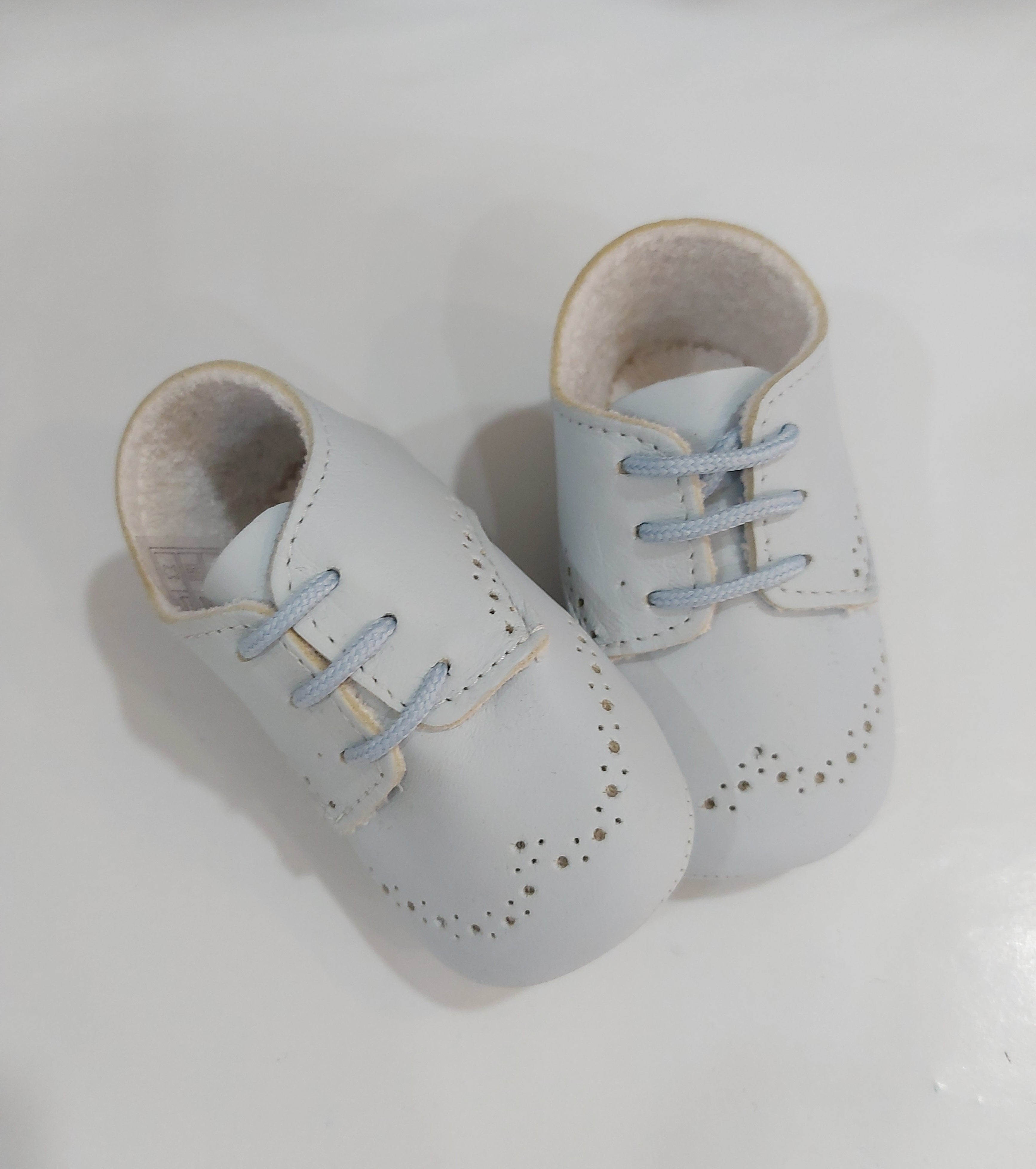 Zapato sin suela cordón