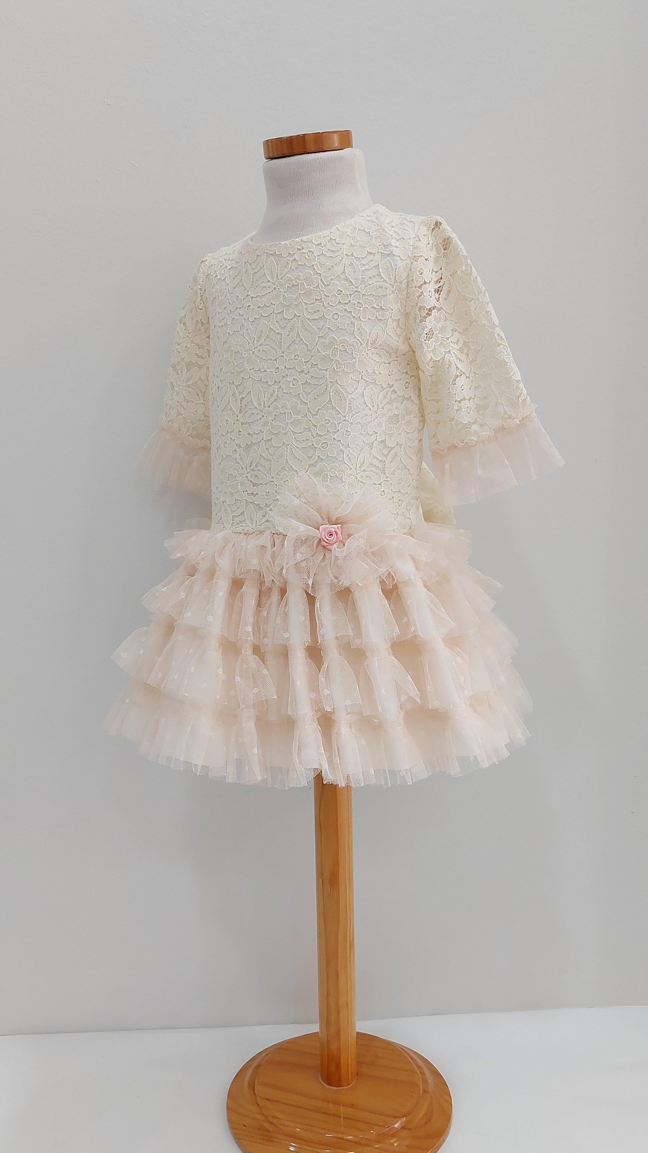 OUTLET VESTIDO BORDADO