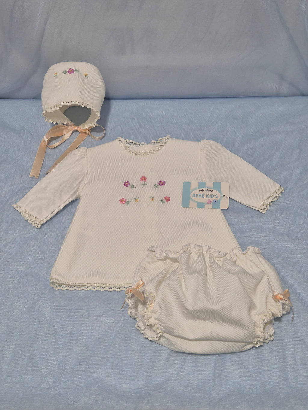 OUTLET JESUSITO MAS CAPOTA MAS BRAGUITA