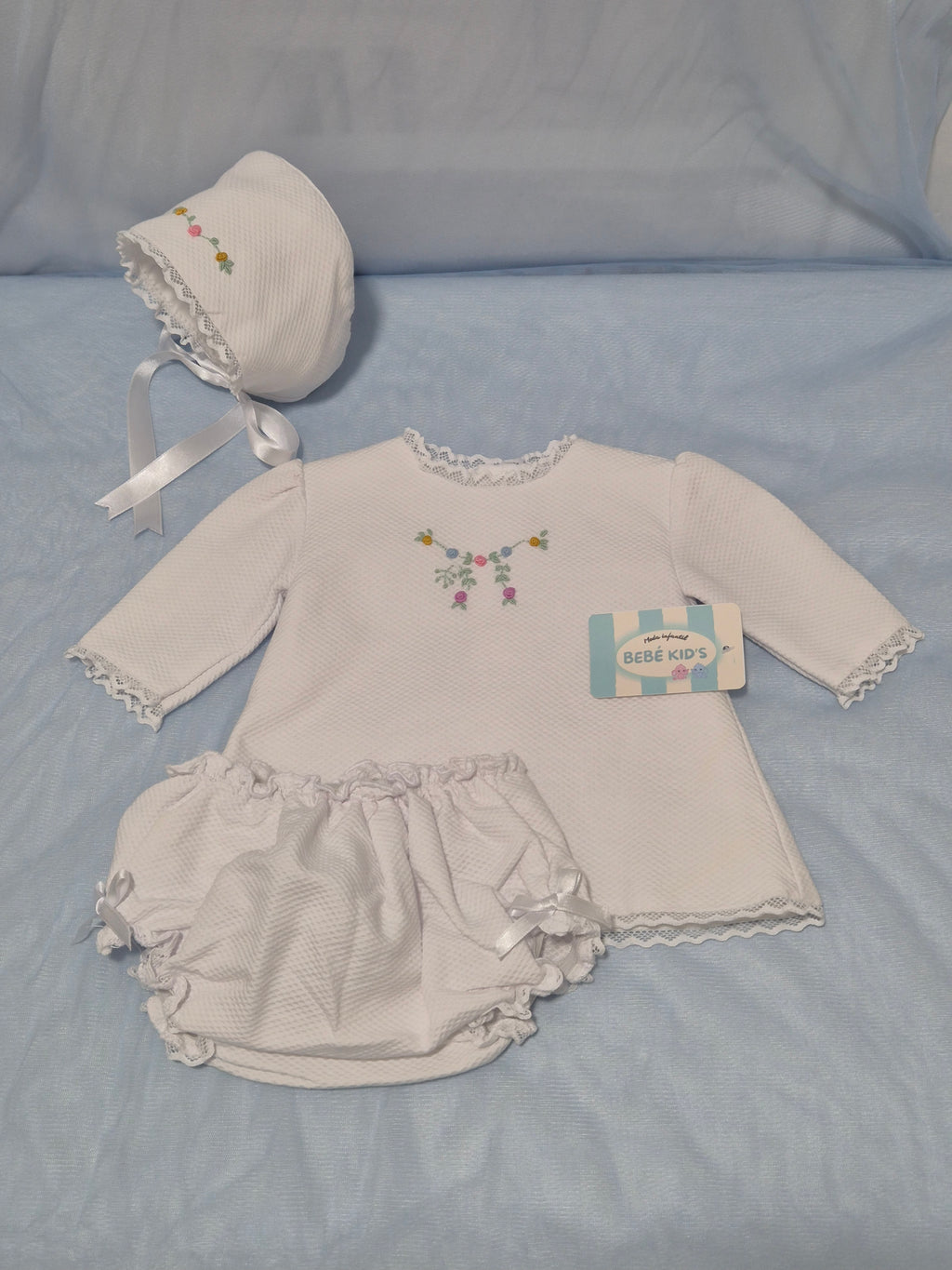 OUTLET JESUSITO MAS CAPOTA MAS BRAGUITA