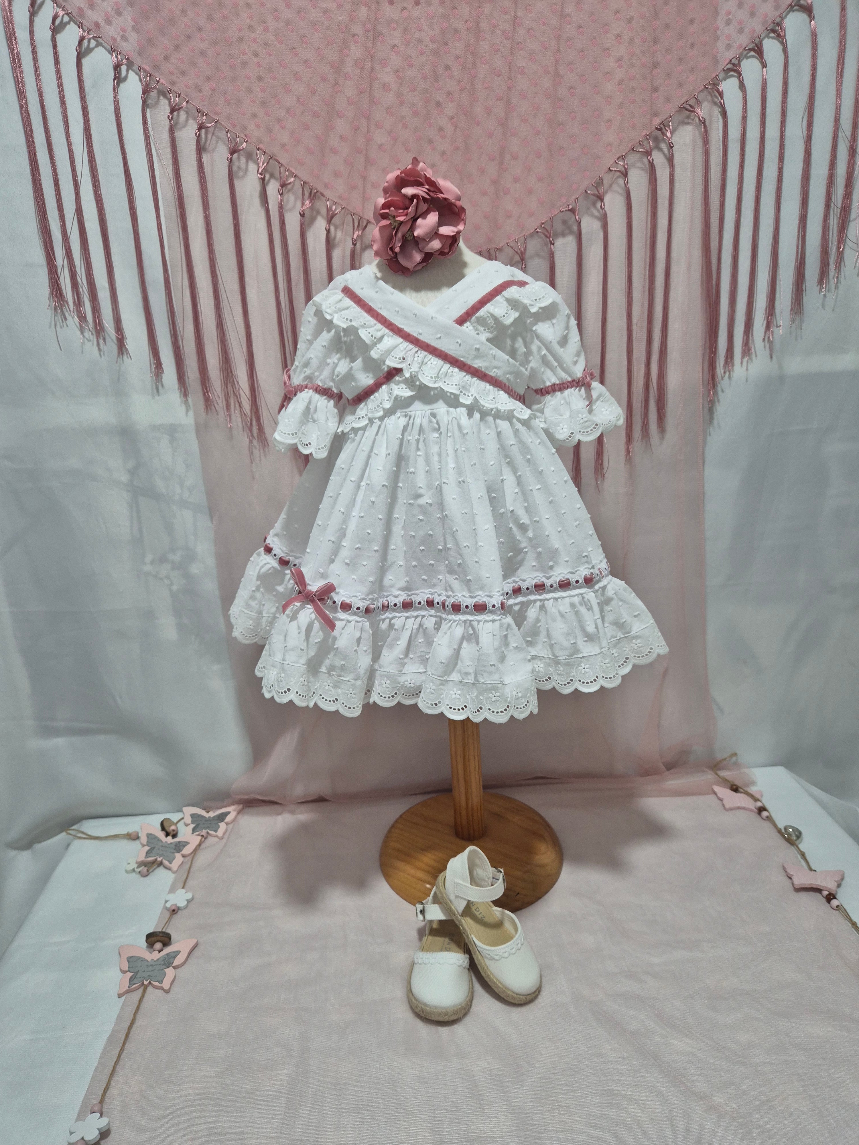 BATA BLANCA PLUMETY BEBÉ FLAMENCA CON MAÑANITA