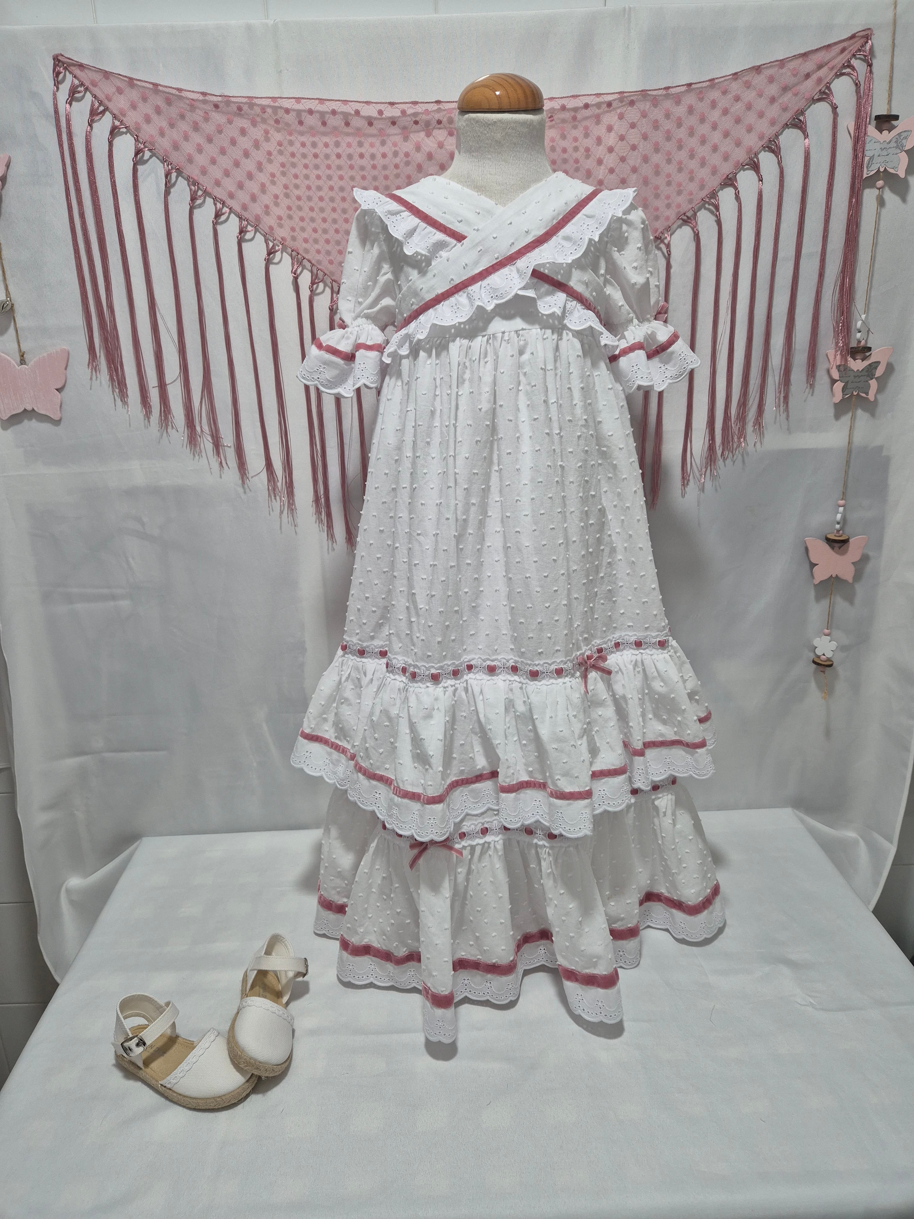 BATA BLANCA PLUMETY ADORNO TERCIOPELO CON MAÑANITA