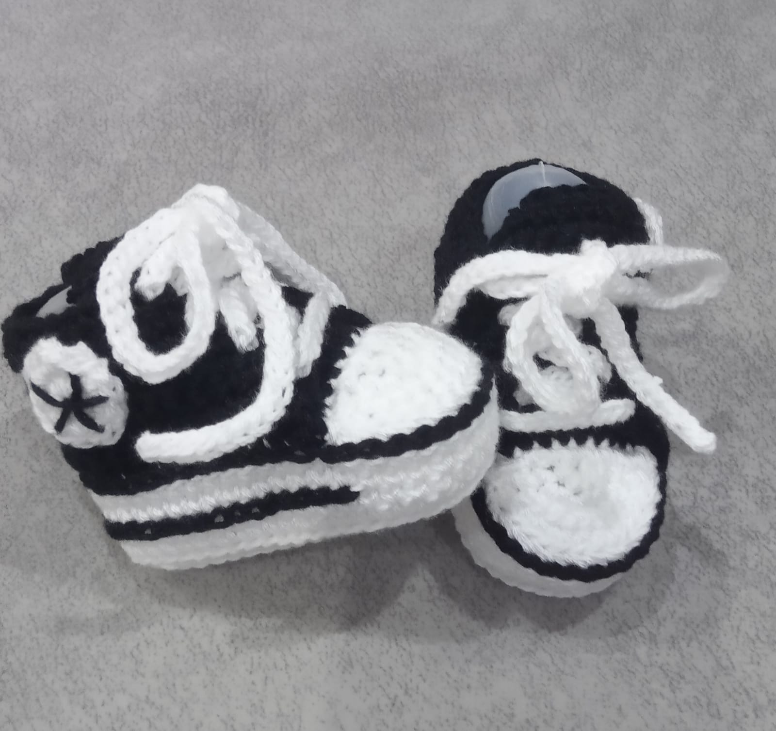 CONVERS DE HILO BEBÉ