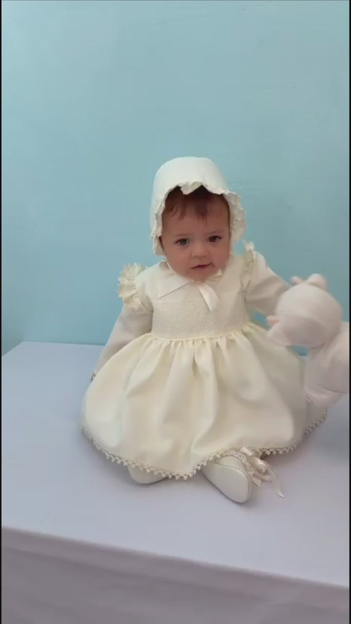 JESUSITO MAS BRAGUITA MAS CAPOTA JAZMIN